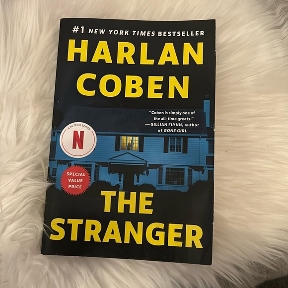 The Stranger by Harlan Coben - Picture 1 of 2